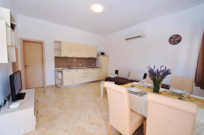 Comfort Two-Bedroom Apartment image 1
