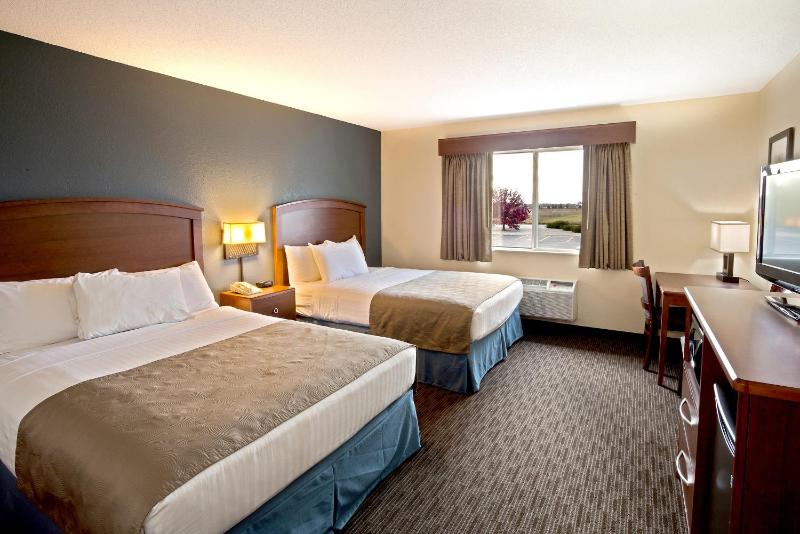 Queen Room with Two Queen Beds - Non-Smoking image 2