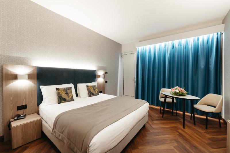 Double Room image 1
