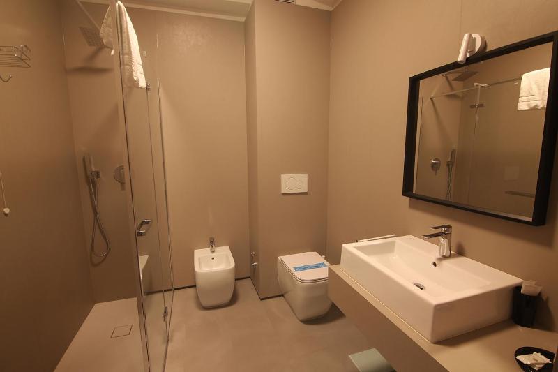 Superior Triple Room image 4