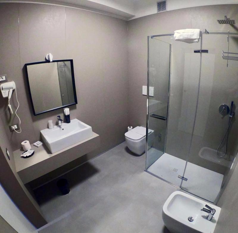 Single Superior Room  image 3