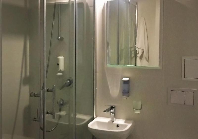 Kyivpasservis Hotel - image 2