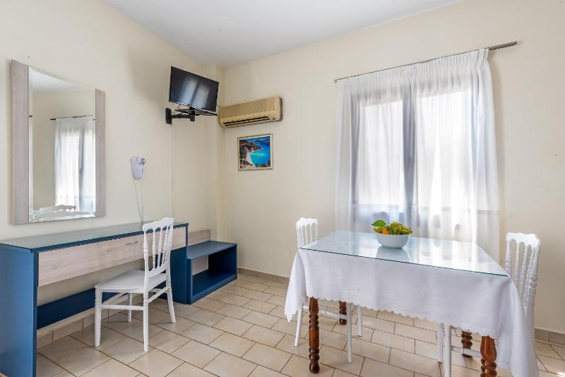Byron Hotel - image 22