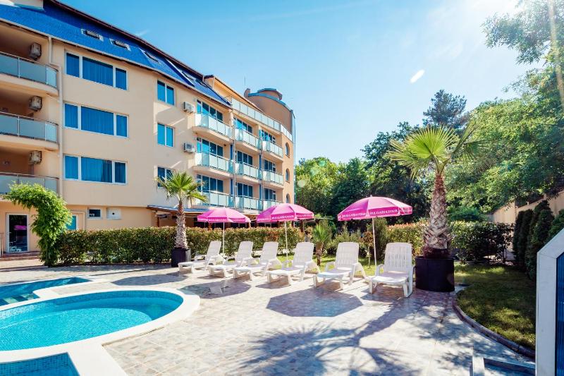 Two-Bedroom Apartment - 4 Adults image 4