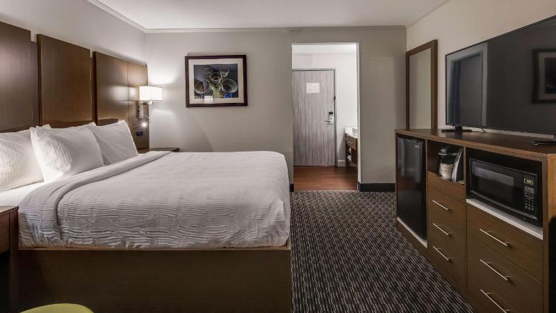 King Room image 3