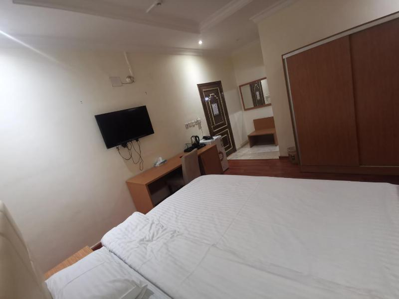 Budget Double Room image 4