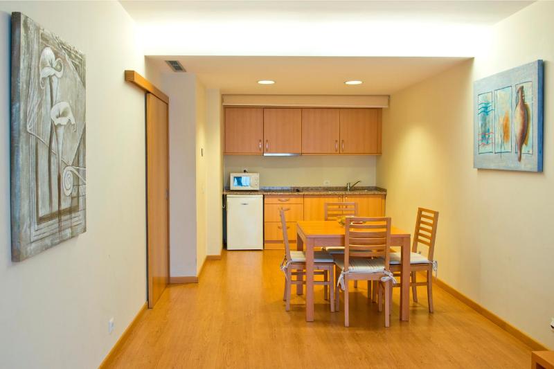 One-Bedroom Apartment image 4