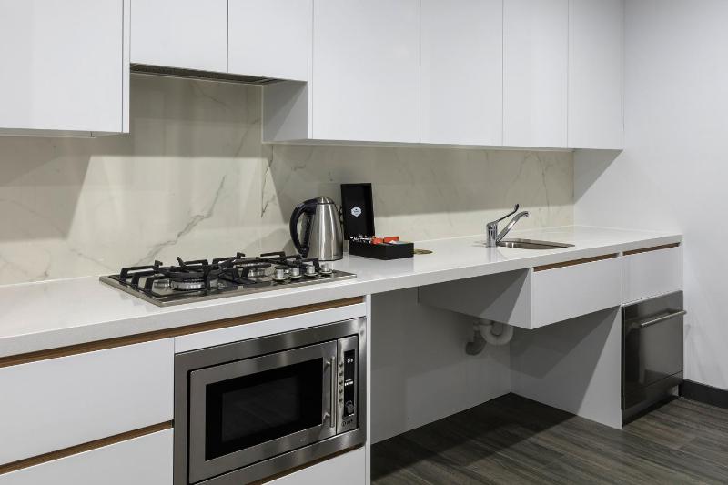 One Bedroom Accessible Suite image 1
