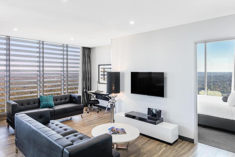 Three Bedroom Altitude Suite image 4