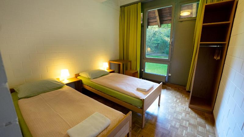 Twin Room with Shower image 1