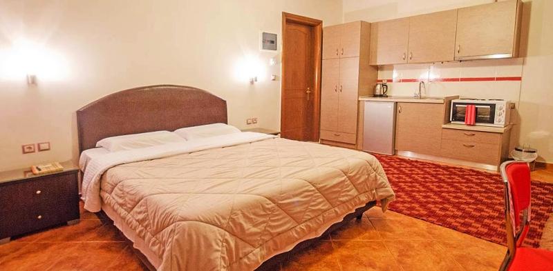King Room with Mountain View image 3