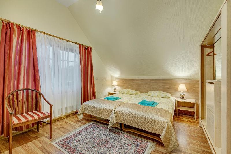 Twin Room image 1