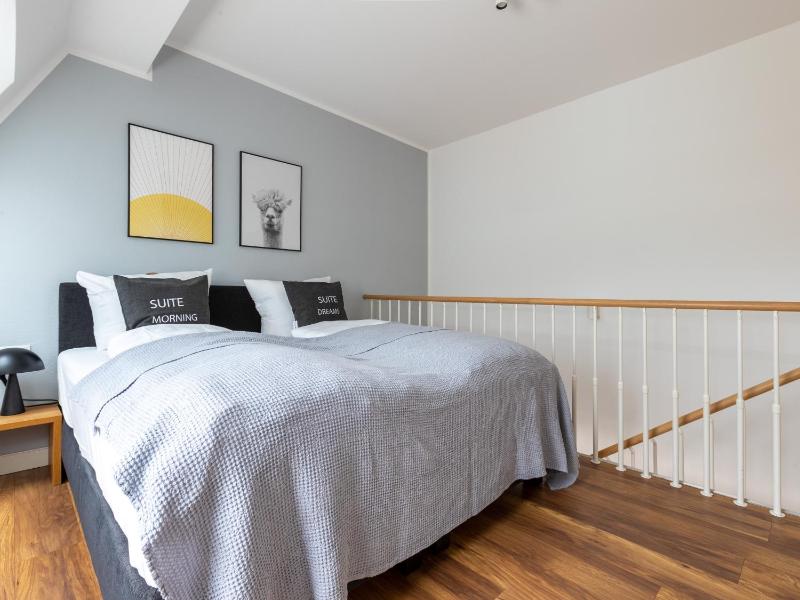 One-bedroom Duplex Suite XL with balcony image 4