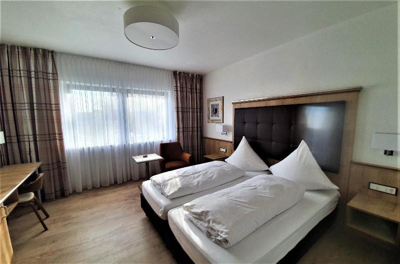 Standard Double Room image 4