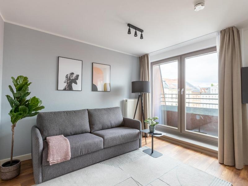 One-bedroom Duplex Suite L with balcony image 4