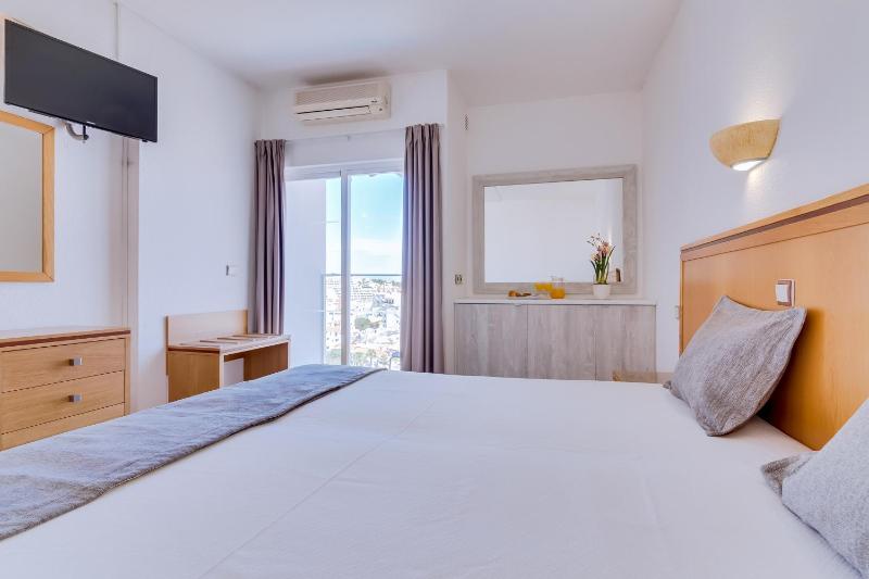 Single Room image 4