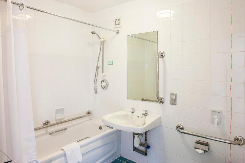 Standard Double Room - Disability Access image 4