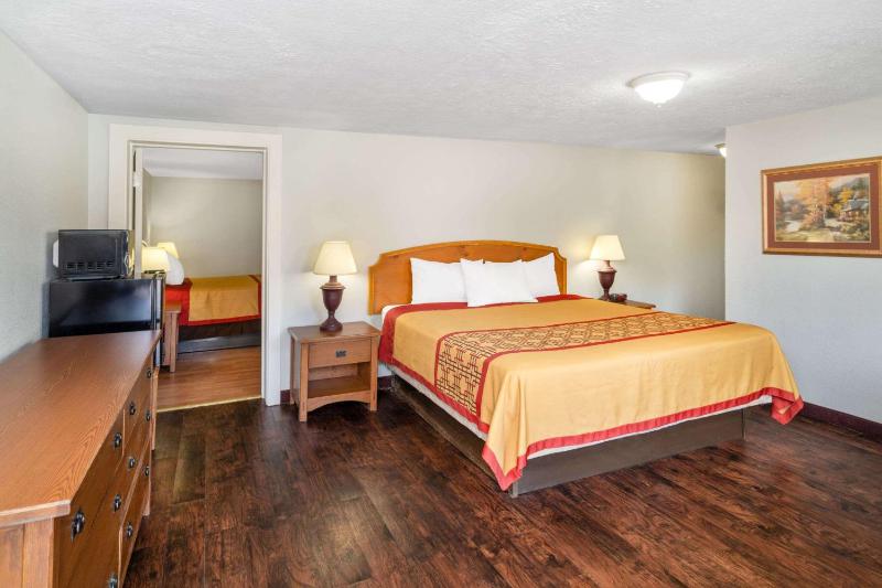 Two-Bedroom Suite - Non-Smoking image 4