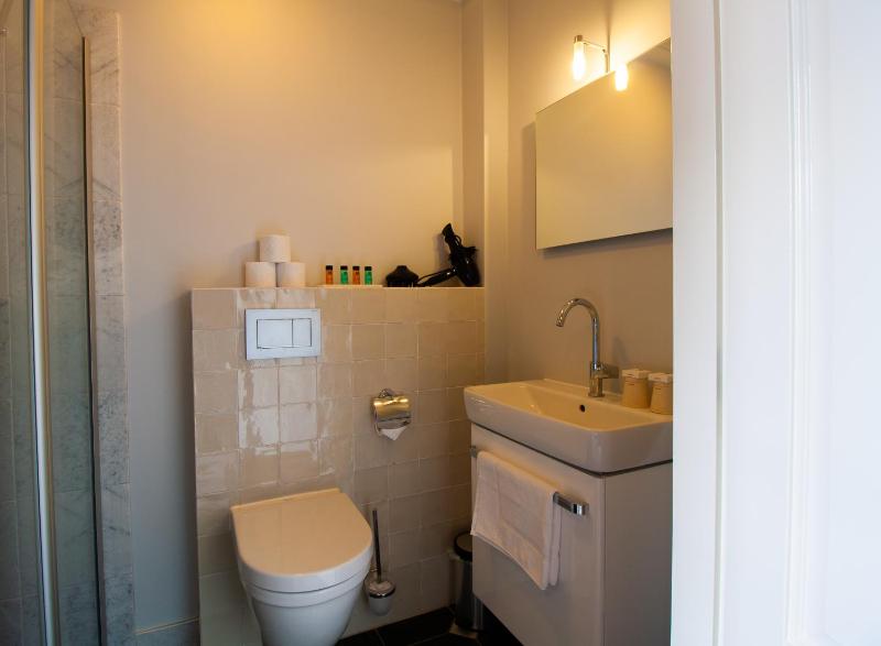 Double Room with Private Bathroom image 2