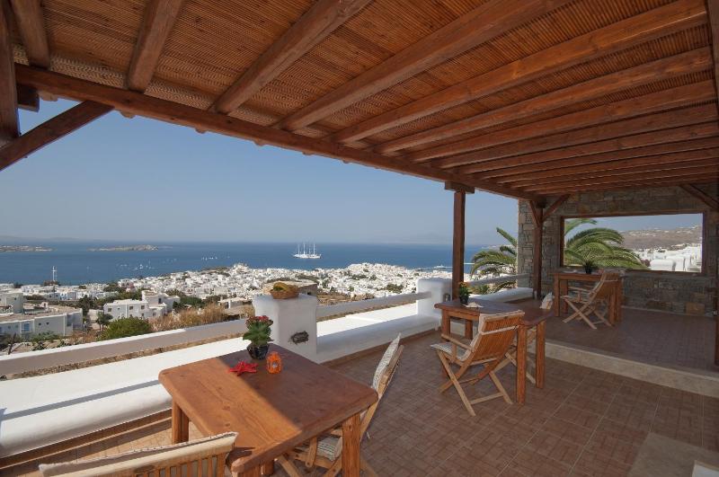 Studio with Sea View and Shared Terrace image 2