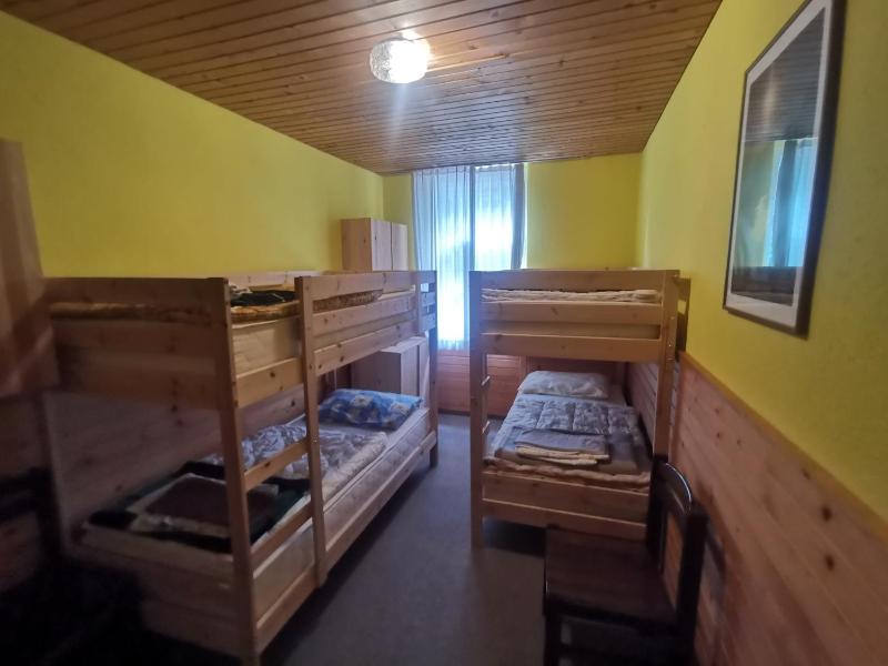  Single Bed in Dormitory Room with Shared Bathroom image 4