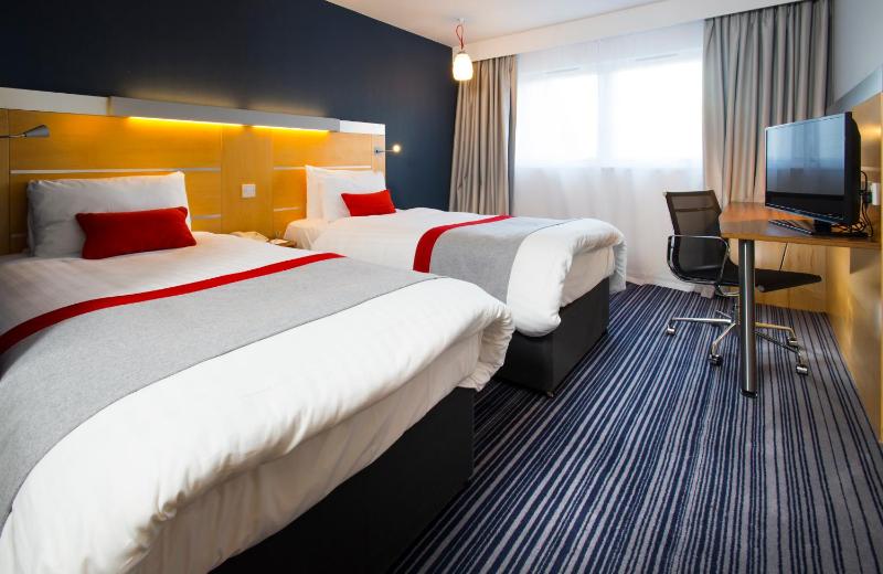 Standard Twin Room with Free Hot Breakfast image 1