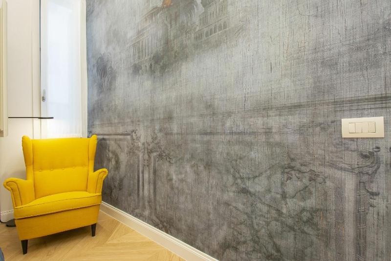 Cavour Stylish House - image 13