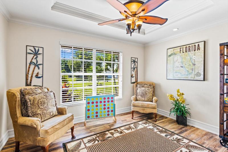 Direct Access Waterfront Villa with Heated Pool & Spa - Edgewater Escape - Roelens Vacations - image 3