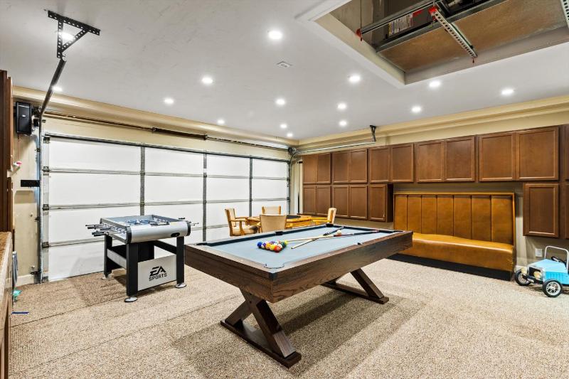 Direct Access Waterfront Villa with Heated Pool & Spa - Edgewater Escape - Roelens Vacations - image 17