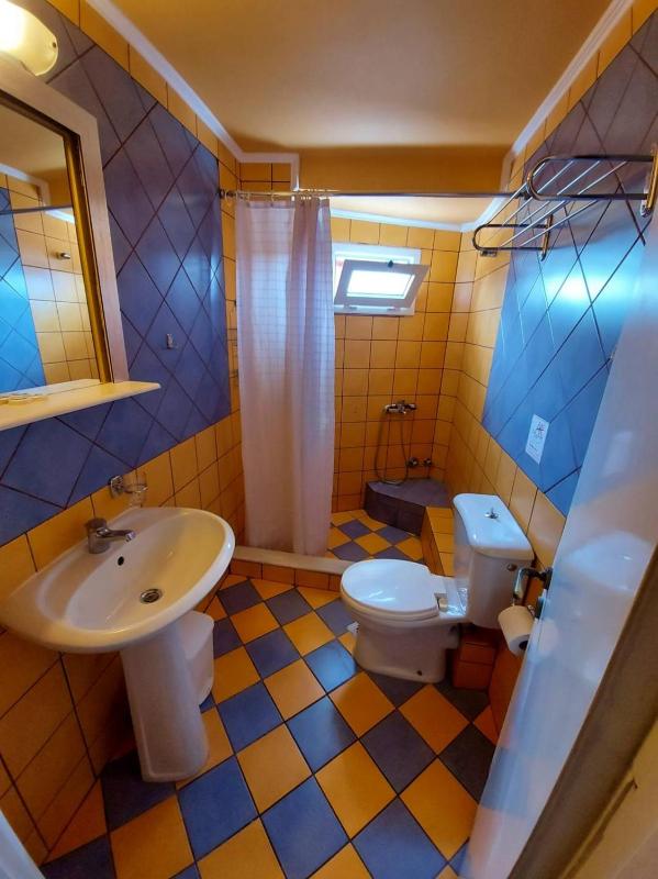 Economy Double Room image 2