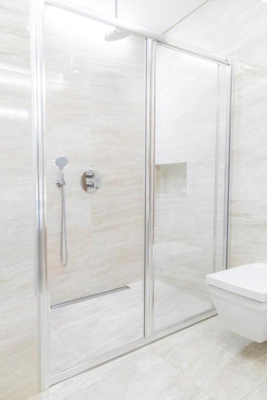 King Suite - Non-Smoking image 4