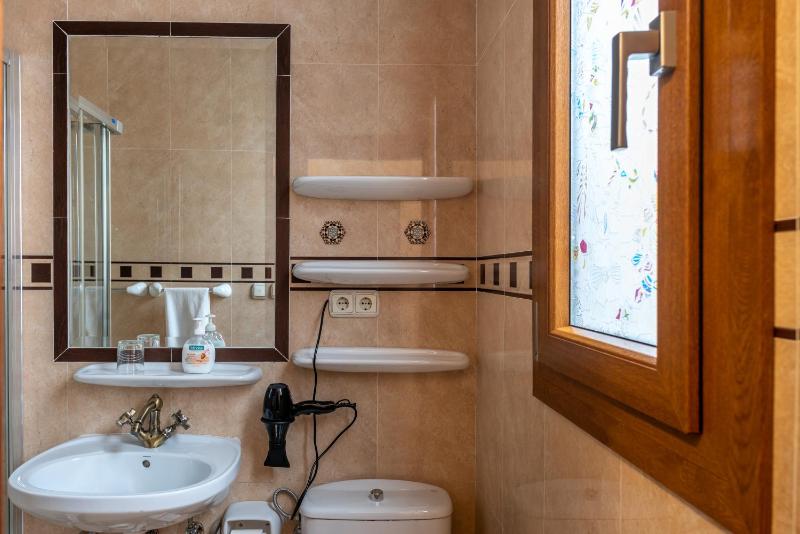 Deluxe Single Room image 4