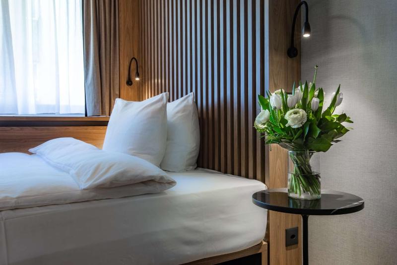 Standard Single Room image 3