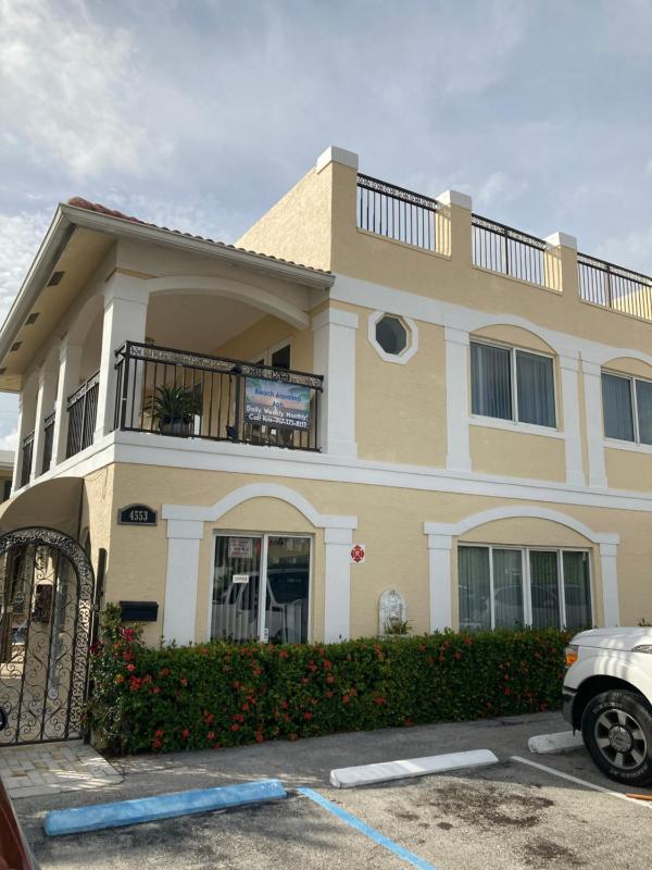 Beach Aqualina Apartments - image 43