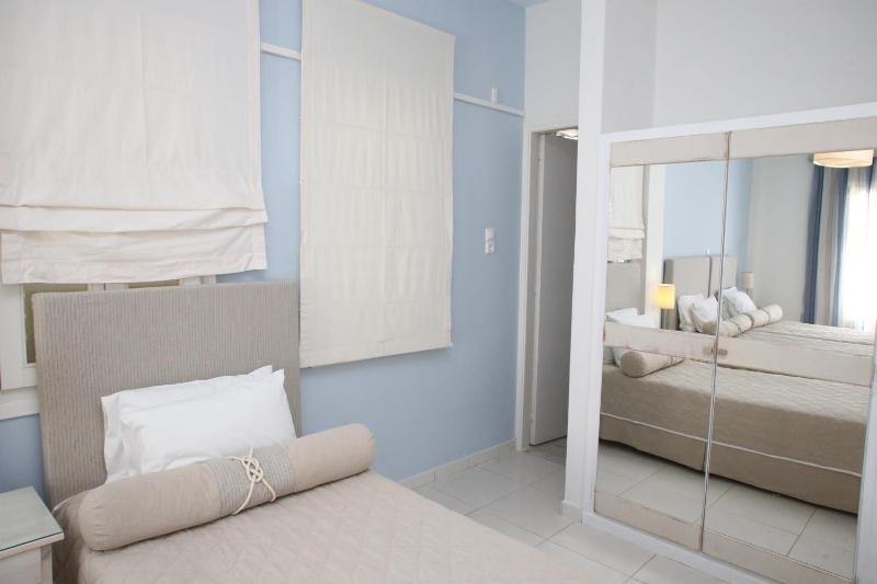 Triple Room with Kitchenette image 2
