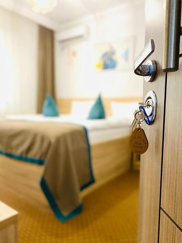 Double or Twin Room image 3
