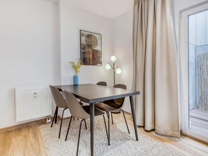 Suite XL with sofa bed and balcony image 4