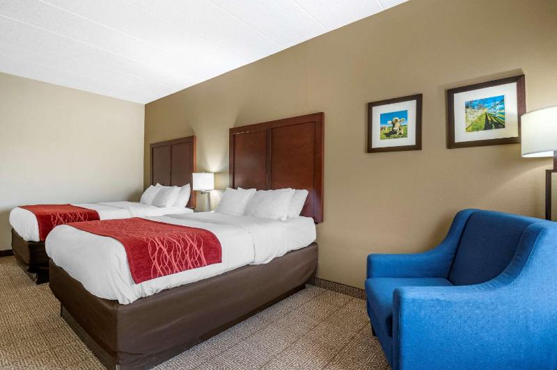 Standard Queen Room with Two Queen Beds - Non-Smoking image 2