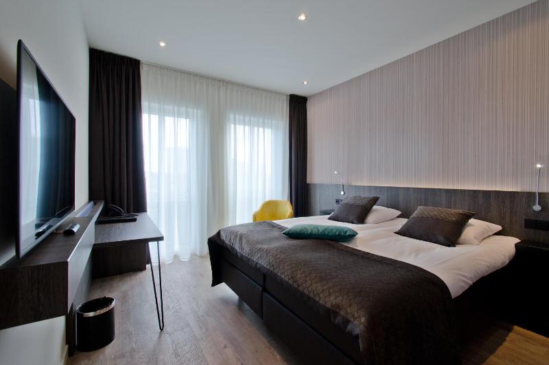 Triple Room with Shower image 3