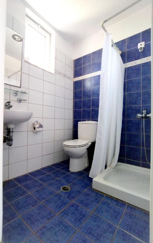 Double Room image 3