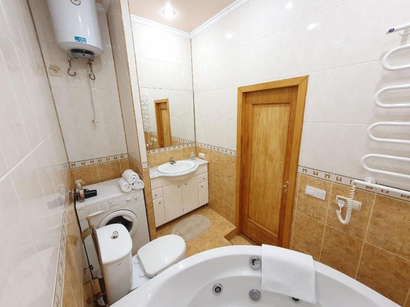 Two-bedroom apartment - 13 Kreshchatyk str. image 4