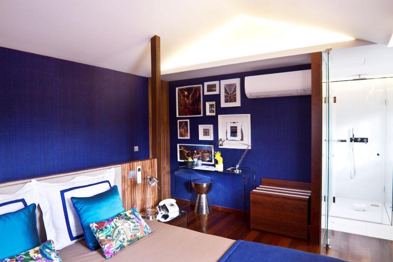 Deluxe Double Room image 3