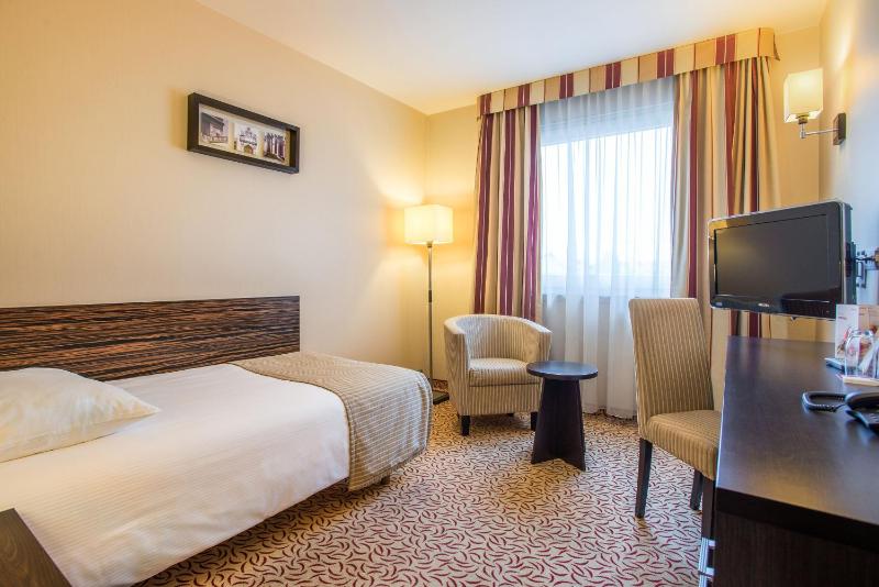 Qubus Hotel Kielce - image 7