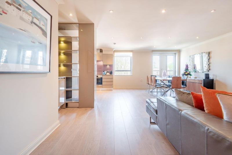 Three-Bedroom Apartment image 4