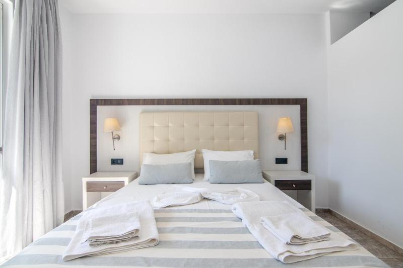 One Bedroom Apartment ( 2 - 4 Adults) image 1