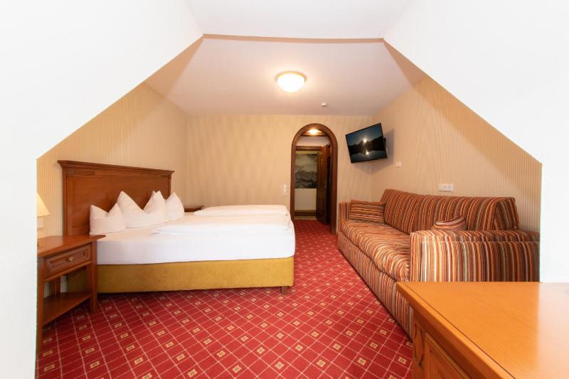 Double Room image 4