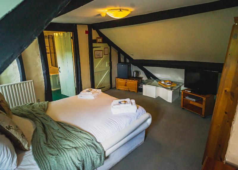 Double Room 2 (Not Pet Friendly) image 4