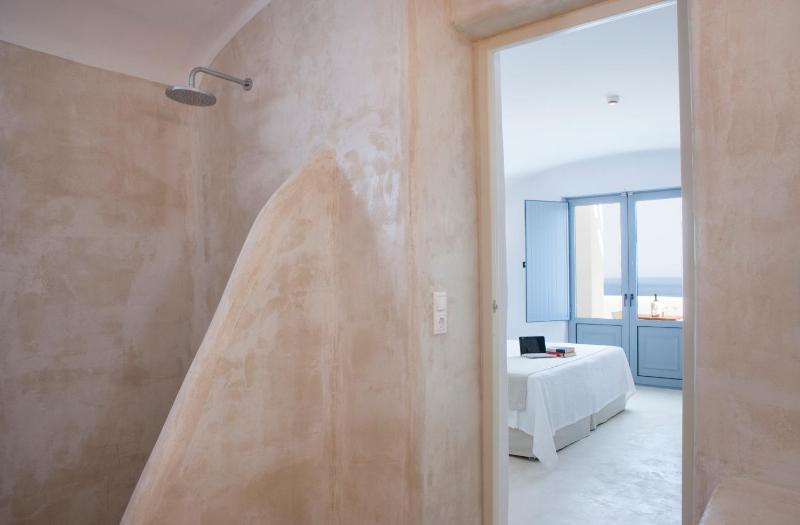 Superior Double or Twin Room with Sea View image 2