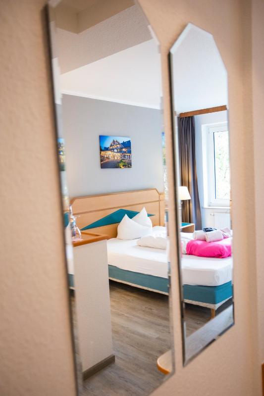 Small Double Room image 1