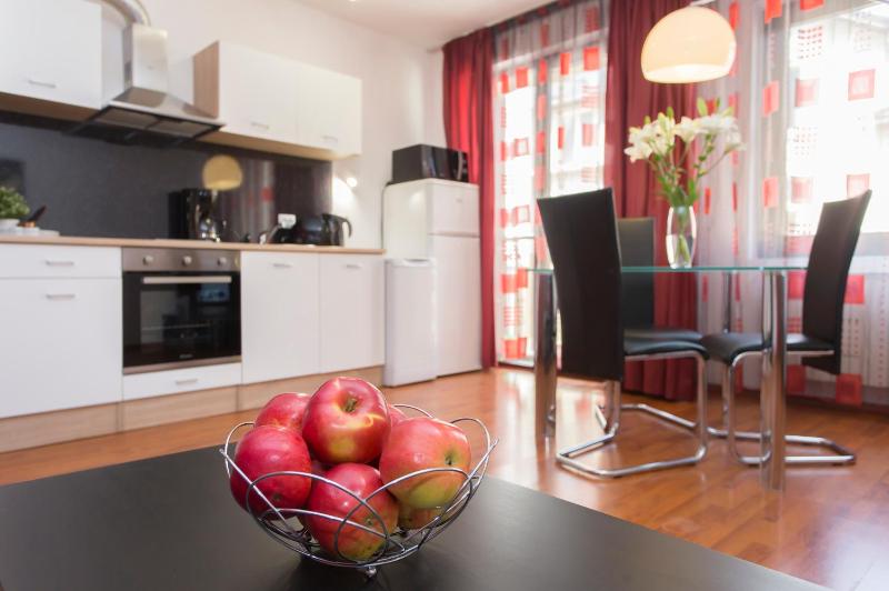 One-Bedroom Apartment image 3
